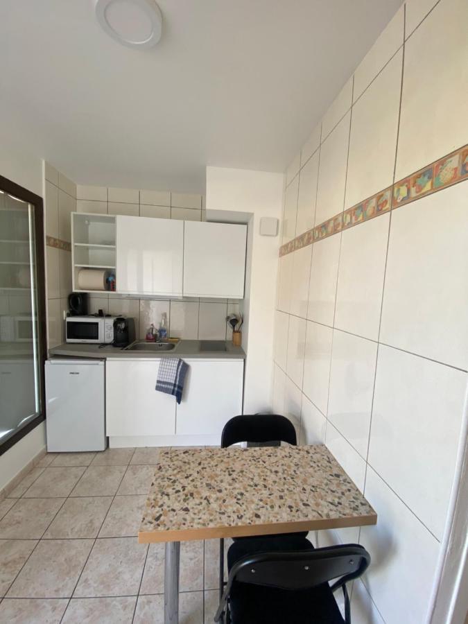 Апартаменты Chez K - Studio - Proche Centre - Parking Sainte-Savine Экстерьер фото